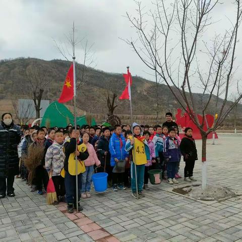 学雷锋 树新风，甘沟中心小学在行动