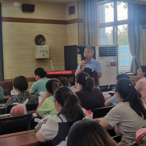 “智”理班级 奇思共享——石家庄市第十六中学举行班主任沙龙系列活动