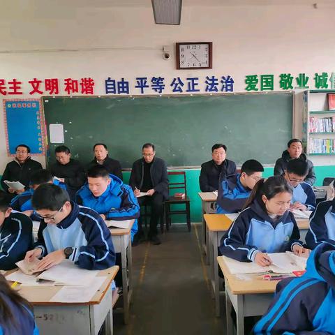 梯门镇扎实开展随堂听课教研活动