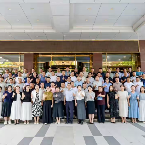立秋京华寻师道                         金种陇原启远航