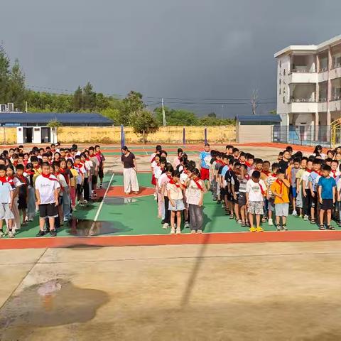 坑仔小学举行新学期开学升国旗仪式暨“思政第一课”