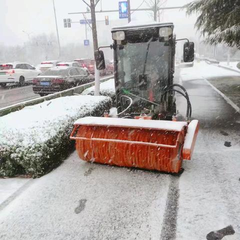 迎初雪，小机扫队备战冬季第一场降雪