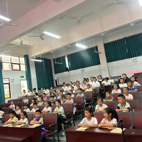 规范起步 习惯奠基——罗城凤凰小学一年级常规展示活动纪实