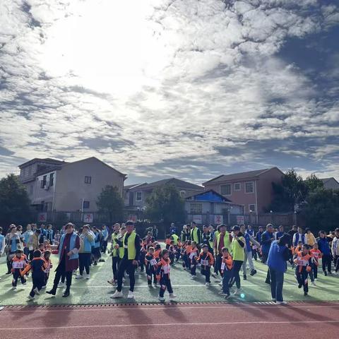 高尔夫幼儿园朵朵班第五届亲子运动会