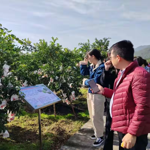 “乡村振兴谱华章 巾帼力量再扬红” ——市农业农村委机关妇委会开展秋季系列活动