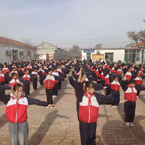 春意盎然  乐享运动——张官屯镇邱庄子小学“两操一课一作业”活动纪实