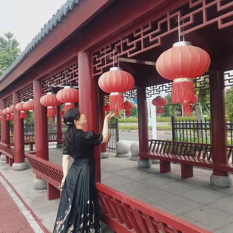 百褶罗裙细细风 | 一袭裙裾，穿越千年流光