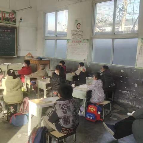 无量寺中心校领导莅临苗庄小学指导教学