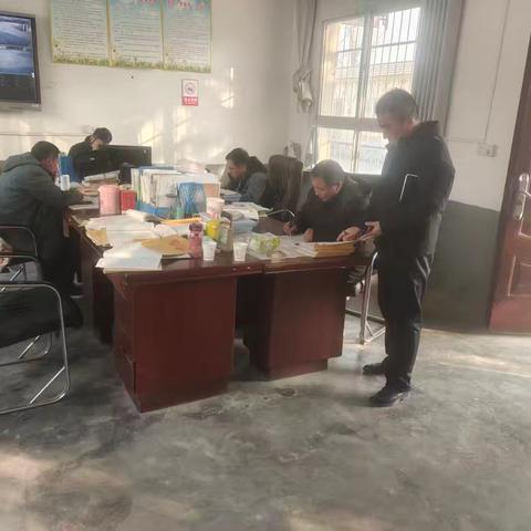 无量寺乡中心校领导莅临苗庄小学检查作业