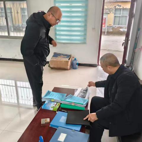 无量寺乡中心校领导到苗庄小学进行开学工作检查