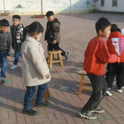 “不负时光，如此美好” 二年级大课间活动纪实                  董丁庄小学 刘金妹