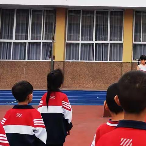 飘扬红领巾   争当好少年 ——光泽县鸾凤中心小学新队员入队仪式