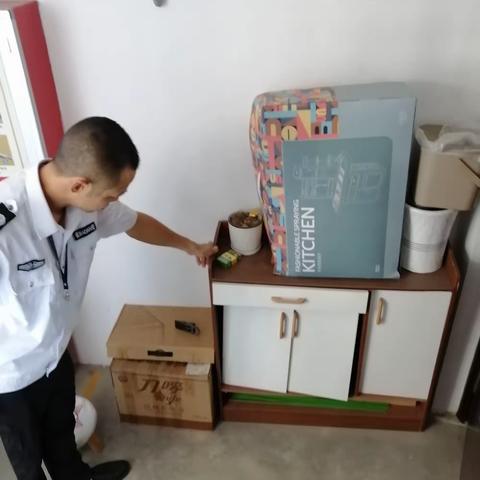 清理消防通道  畅通“生命通道”