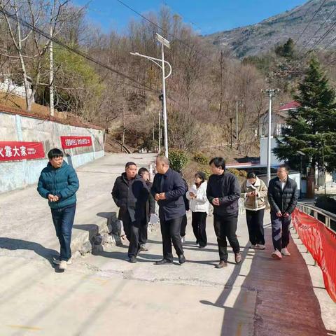 山阳县水利局到杨地镇狮子村开展春节走访慰问活动