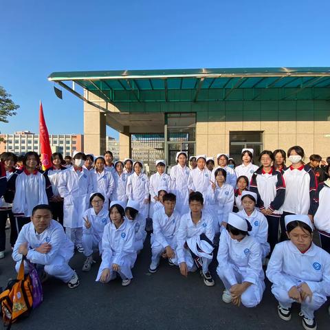 以梦为马的23级护理/形象11班