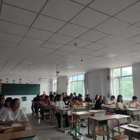 六道河中学开展“任课教师及班主任循证教研”培训