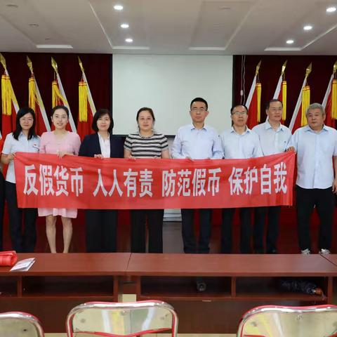 【建行辽宁】营口分行营业室开展“劳动者港湾”进社区宣传活动