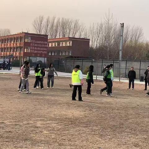 缤纷社团展风采 多彩校园添活力 ——临颍一高教育集团繁城校区 第二初级中学社团活动展示