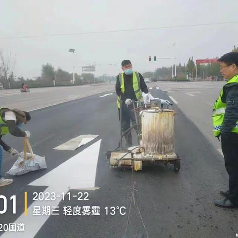 加强公路养护，提升路域环境