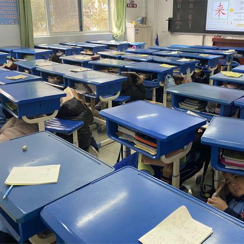 岱道庵小学分校防踩踏应急疏散安全演练