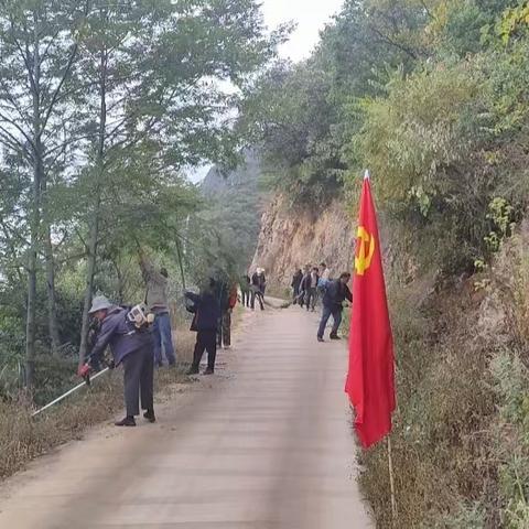 党建引领助整治 人居环境焕新颜 ——功德村开展除杂草优环境整治行动