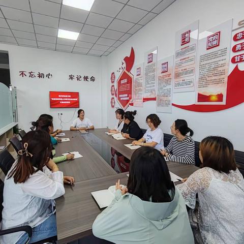 张北县南山路街道隆兴府社区开展“将诚信建设融入家庭家教家风建设”主题宣讲活动