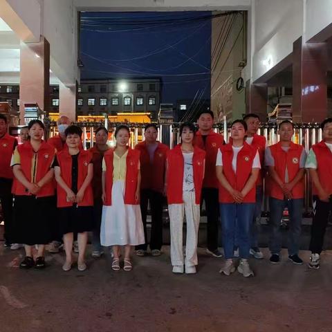 守护成长，志愿同行 —— 8.23 班家长志愿者护学岗