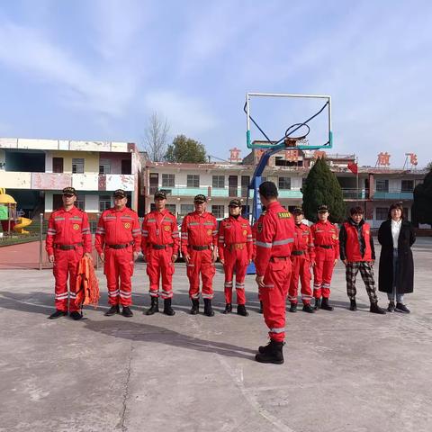 洛阳兄弟连红十字应急救援中心入校园——鸦岭镇西窑小学开展“预防溺水、消防安全”主题宣讲活动