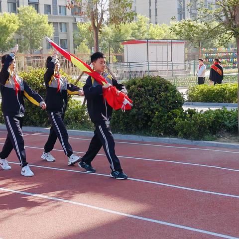 温馨五月天 感恩母亲节——聊城高新区深圳路小学升旗仪式