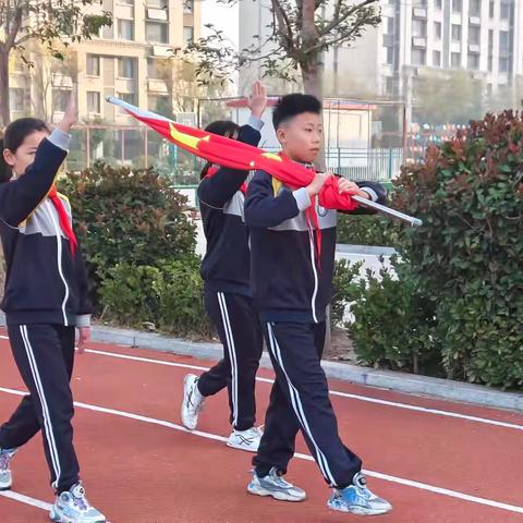 心怀家国 强国有我 ﻿——聊城高新区深圳路小学升旗仪式