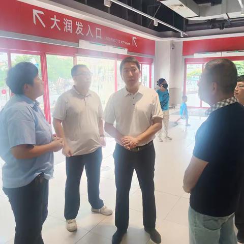 海口市美兰区海府街道办事处主任狄亮带队开展安全生产和消防安全检查工作