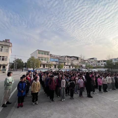 张庄乡直小学期中综合练习表彰大会