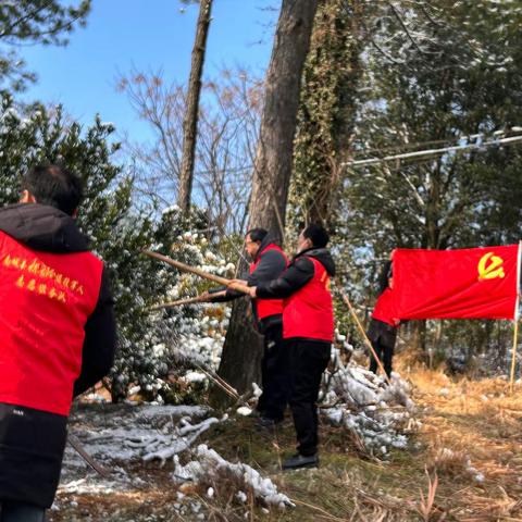 新丰街镇：除雪保民生 入户送温暖