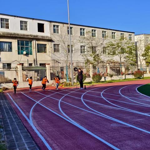 青春年华高歌季，贾复健儿抒新篇