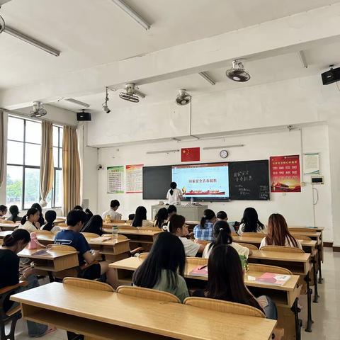 322学前教育2班四月份团日活动“国家安全  青春挺膺”