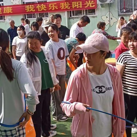 “大手牵小手，健康做运动”——大张庄小学附属幼儿园亲子运动会