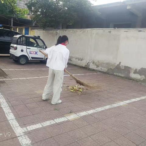 华夏小学巩卫简报