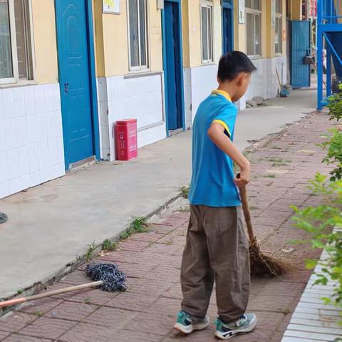 华夏小学巩卫简报