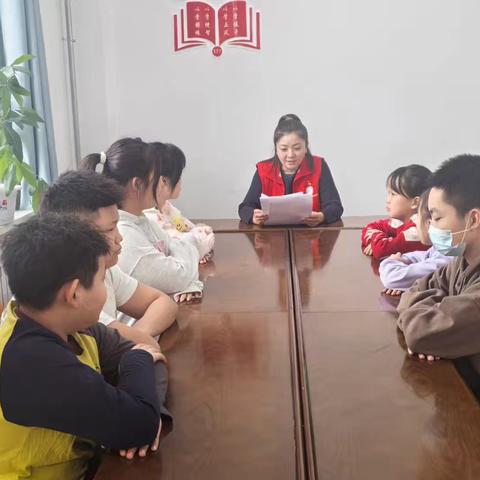 铁东街道五里社区新时代文明实践站开展“清明时节忆先烈，红色基因代代传”主题宣讲活动