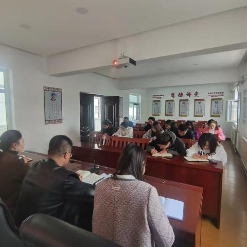 筑牢安全防线  共建和谐社区