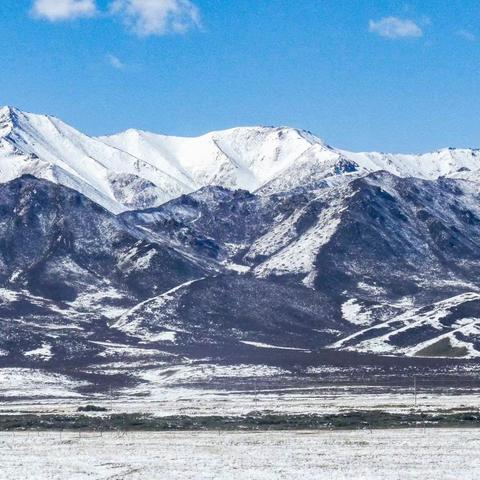 以“雪”为令城管人，扫雪除冰保畅通