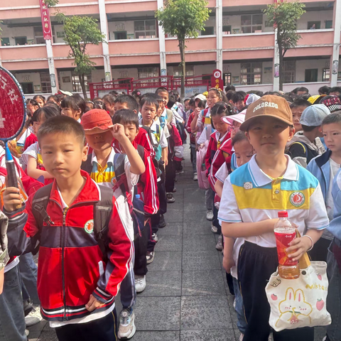 亲近自然，游园之旅——丰城市上塘中心小学研学活动