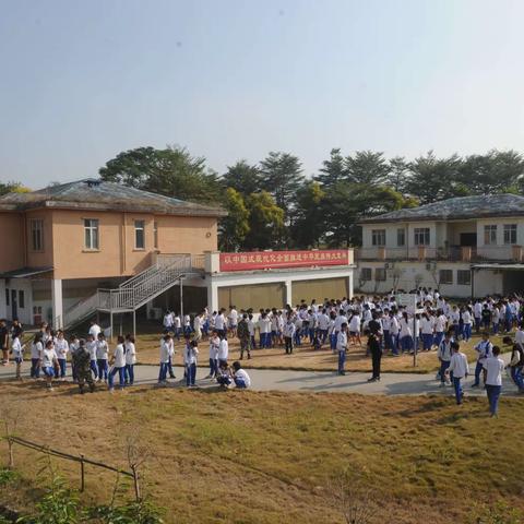 把课堂搬到田间地头——港湾初二部学农活动③