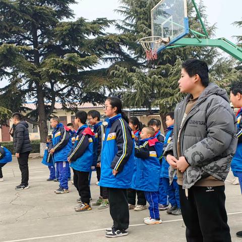 “趣味”乐童心 “运动”展活力——蔡村中心校东蒲示范小学“庆元旦”冬季趣味运动会