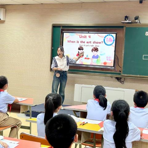 “婷婷”有方   融合“芯淇”——红二英语组暨刘小玲名师工作室2023-2024学年下第四次教研活动