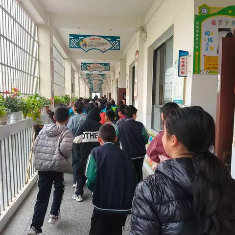 宜城市环翠小学消防疏散逃生演练活动