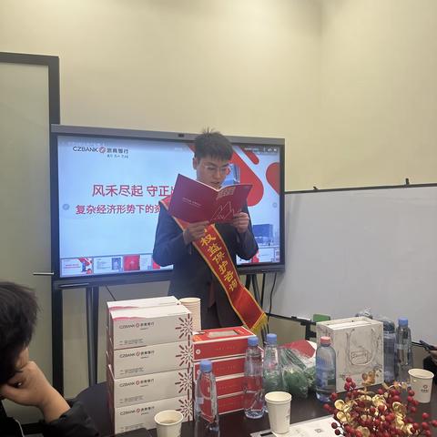 浙商银行万象支行开展“3·15金融知识进社区”活动