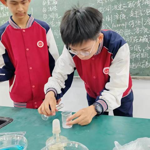 思源学校基础年级-知识走进生活之手工肥皂实践活动