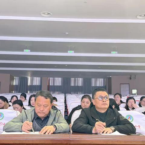 数启思维，AI赋能——四年级数学教研组集体备课展示活动纪实