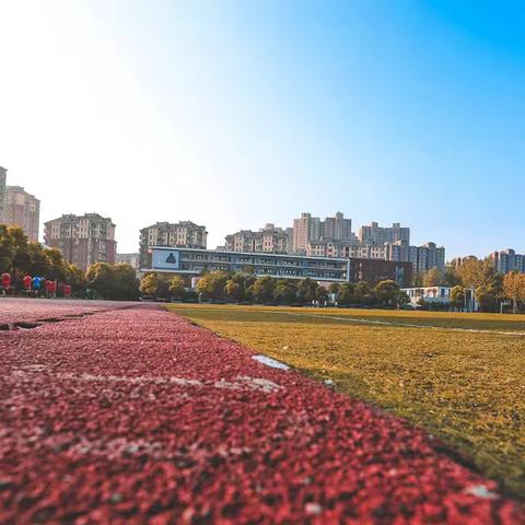 青春绽放，乐享课间 ———八年级一级部大课间展示